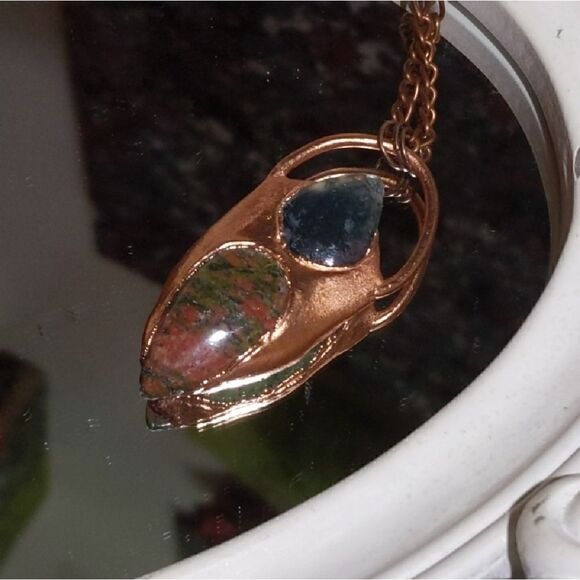 'Delician' Moss Agate, Unakite & Ruby in Zoisite Necklace - Picture 2 of 6